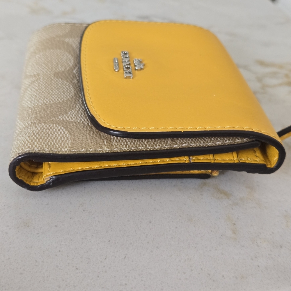 Coach Signature Wallet - Picture 6 of 14